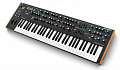 Novation Summit двухмодульный 16-голосный полифонический синтезатор. 61 клавиша с тремя оксфордскими осциляторами