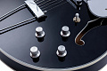 VOX BOBCAT V90B полуакустическая электрогитара, конфигурация звукоснимателей 2xP90, цвет черный