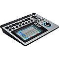 QSC TouchMix-8  Цифровой микшерный пульт