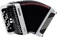 HOHNER Nova II 48 (A1551/A4251) white  детский кнопочный аккордеон, двухголосный, в правой клавиатуре - 31 кнопка, 2 регистра, в левой клавиатуре - 48 басов, цвет белый, B-stepped, вес 5 кг