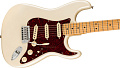 FENDER Player Plus STRAT MN OLP электрогитара, цвет кремовый, чехол в комплекте