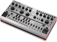Behringer TD-3-MO-SR басовый синтезатор, встроенный дисторшн, VCO, VCF, VCA, 16-шаговый секвенсор, 16 голосов. Цвет серебристый с красным