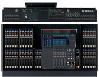 Yamaha M7CL-48 цифровой микшерный пульт. 48 микр/линейных входа, 4 стерео входа, 16 назначаемых аналоговых выхода,цифровой выход AES/EBU,3 слота для карт расширения