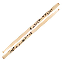 ZILDJIAN ZASTBF TRAVIS BARKER FAMOUS ARTIST SERIES барабанные палочки с деревянным наконечником, именные, материал орех